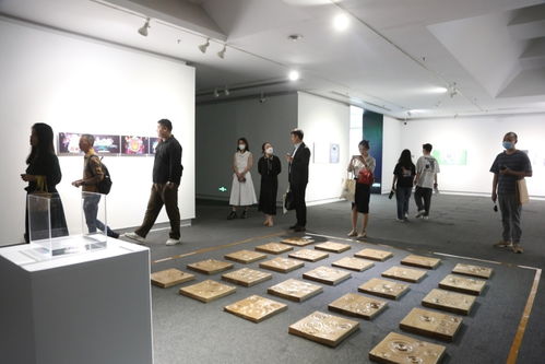 藝術(shù)為橋，情誼相連 高校港澳臺(tái)學(xué)生美術(shù)與設(shè)計(jì)作品展在穗開(kāi)幕
